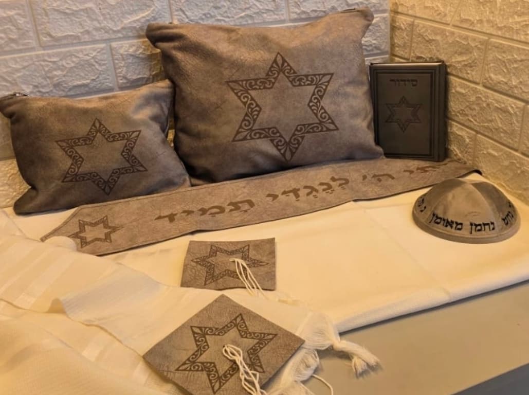 ערכת פרמיום לחתן - מגן דוד מעוטר אפור עתיק 