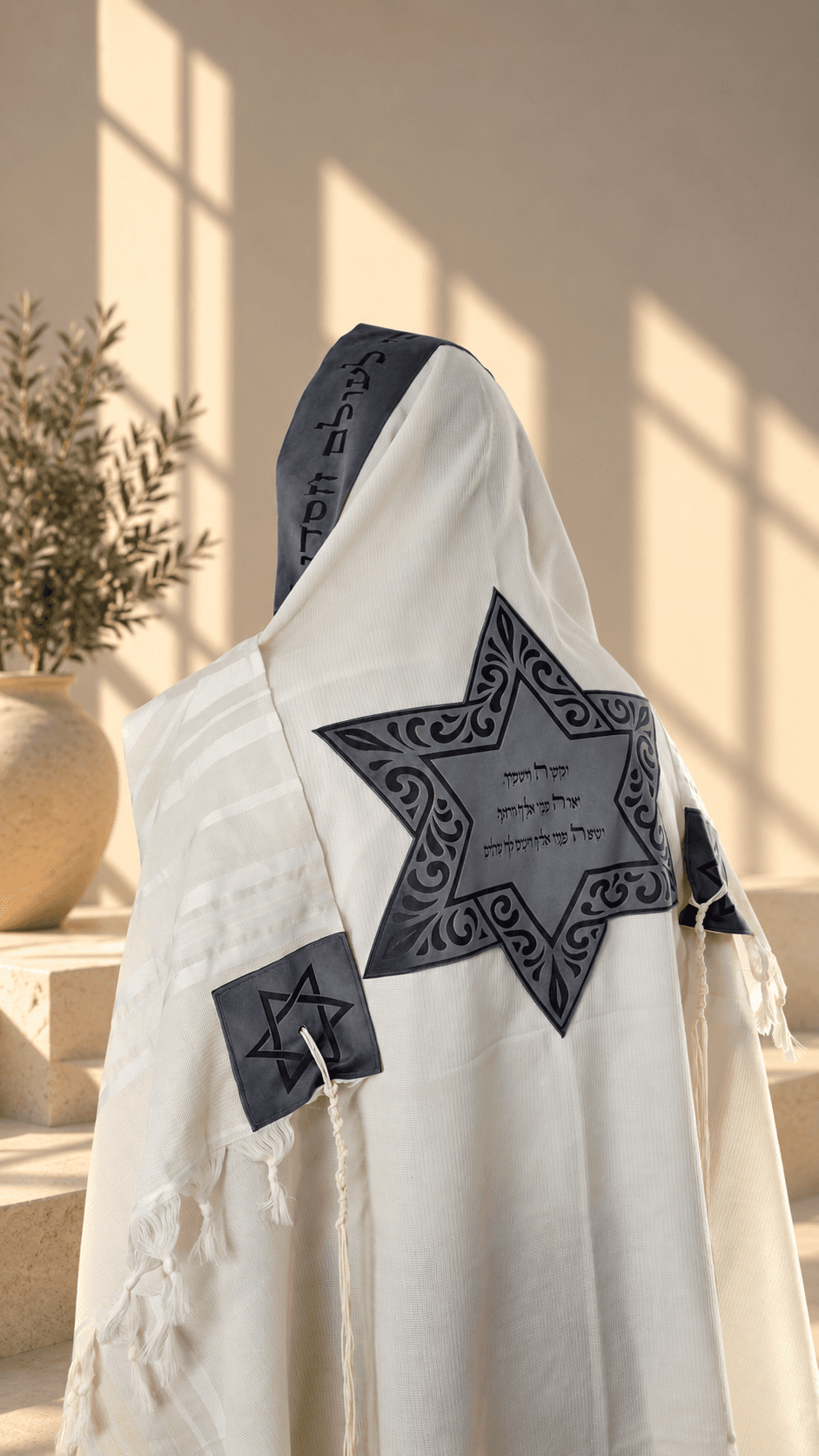 טלית עם עטרה בצבע אפור עכבר