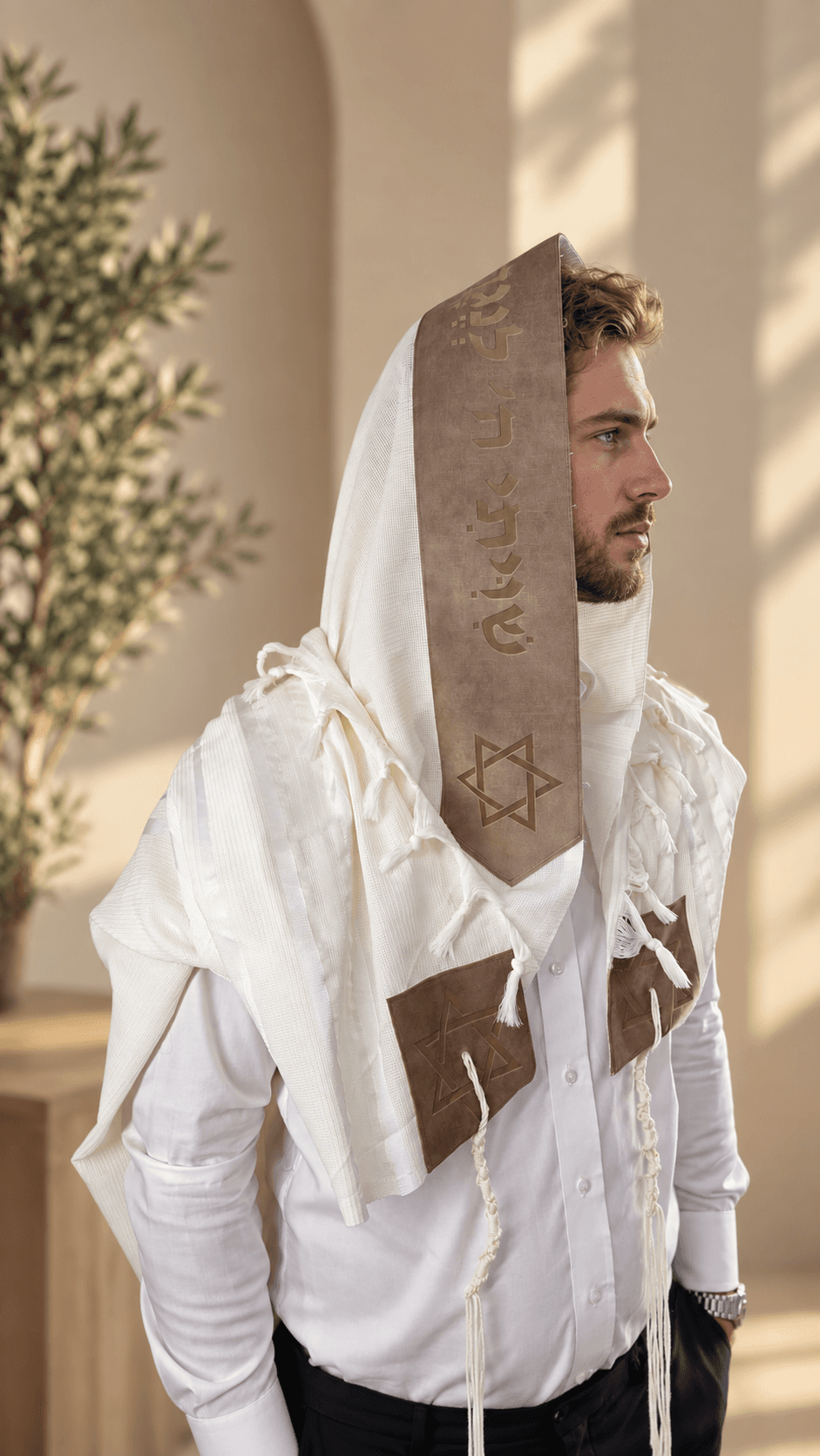 טלית עם עטרה בצבע חום מעונן