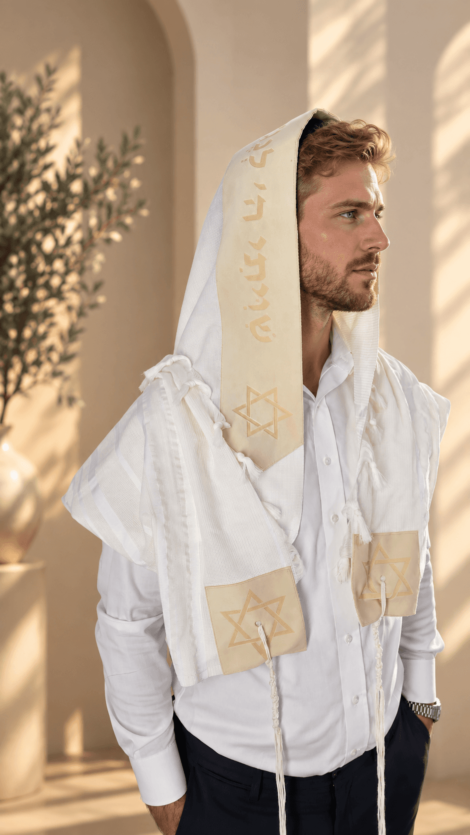 טלית עם עטרה בצבע שמנת